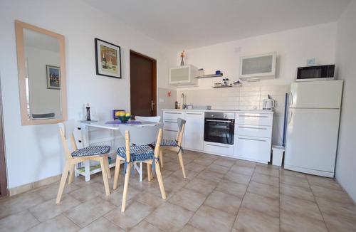 Omisalj Apartment | Two bedroom apartment with terrace and sea view Omišalj, Krk (A-20480-a)