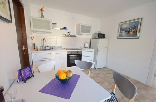 Omisalj Apartment | Two bedroom apartment with terrace and sea view Omišalj, Krk (A-20480-a)