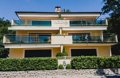 Omisalj Apartment | Two bedroom apartment near beach Omišalj, Krk (A-21946-a)