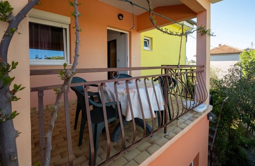 Petrcane Apartment | Two bedroom apartment with terrace and sea view Petrčane, Zadar (A-14628-a)