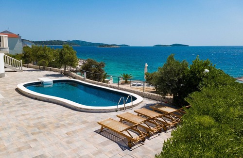 Rogoznica Apartment | Two bedroom apartment near beach Zečevo Rtić, Rogoznica (A-8366-d)