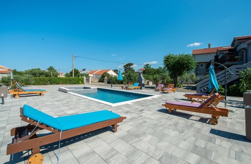 Privlaka Apartment | Two bedroom apartment with terrace Privlaka, Zadar (A-5762-c)