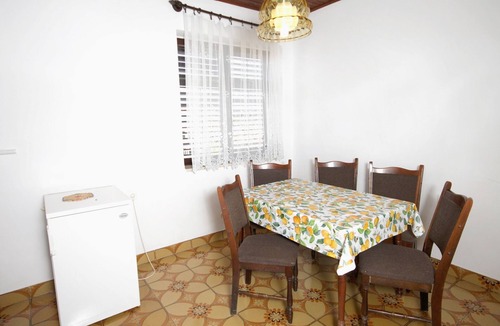 Privlaka Apartment | Two bedroom apartment near beach Privlaka, Zadar (A-666-b)