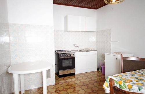 Privlaka Apartment | Two bedroom apartment near beach Privlaka, Zadar (A-666-b)