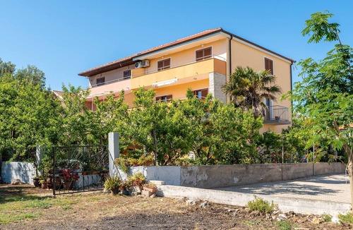 Privlaka Apartment | Two bedroom apartment near beach Privlaka, Zadar (A-666-b)