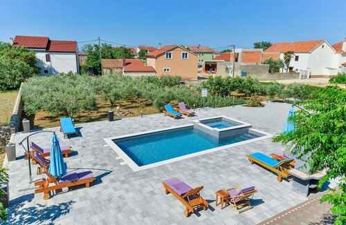 Privlaka Apartment | Two bedroom apartment with balcony Privlaka, Zadar (A-5762-a)