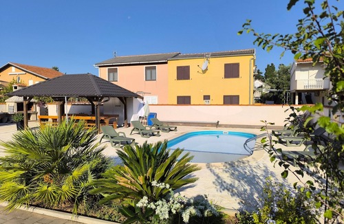 Nin Apartment | Two bedroom apartment with terrace Sabunike, Zadar (A-11837-c)