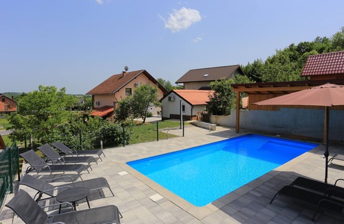 Grabovac Apartment | Two bedroom apartment with terrace Grabovac, Plitvice (A-17531-a)
