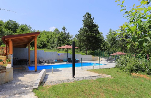 Grabovac Apartment | Two bedroom apartment with terrace Grabovac, Plitvice (A-17531-a)
