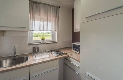 Rakovica Apartment | Two Bedroom Apartment and Balcony