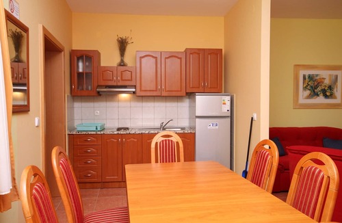 Rogoznica Apartment | Two bedroom apartment near beach Rogoznica (A-3198-a)