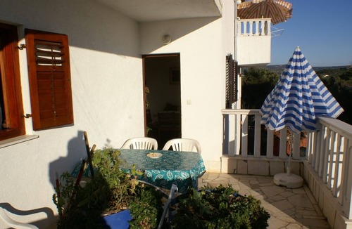Rogoznica Apartment | Two bedroom apartment with terrace Rogoznica (A-4313-a)