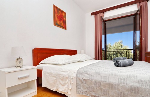 Brna Apartment | Two bedroom apartment near beach Brna, Korčula (A-173-a)
