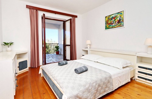 Brna Apartment | Two bedroom apartment near beach Brna, Korčula (A-173-a)