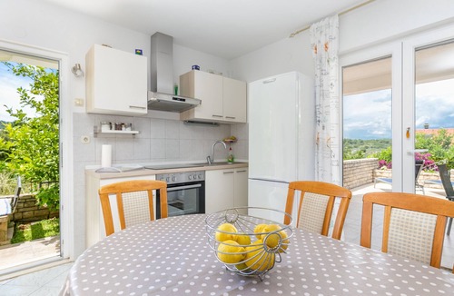 Necujam Apartment | Two bedroom apartment with terrace and sea view Nečujam, Šolta (A-2089-a)