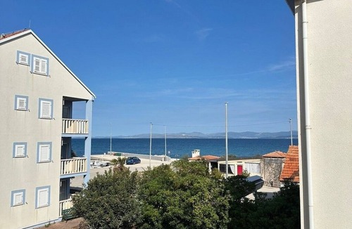 Mirce Apartment | Two bedroom apartment near beach Mirca, Brač (A-24865-a)