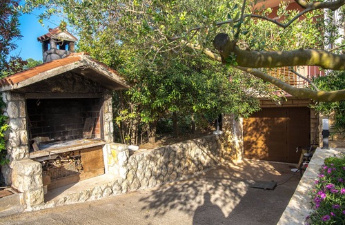 Vrsi Apartment | Two bedroom apartment near beach Vrsi - Mulo, Zadar (A-5848-a)