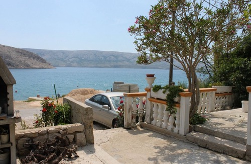 Metajna Apartment | Two bedroom apartment near beach Metajna, Pag (A-6352-a)