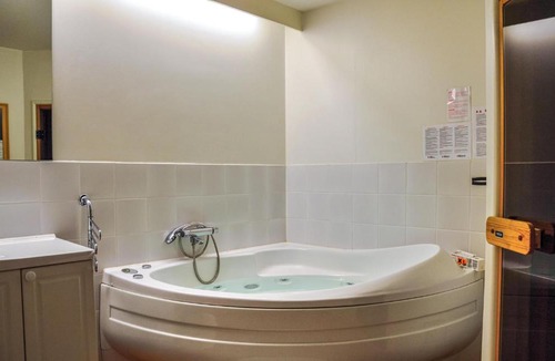 Sondervig Apartment | Two-Bedroom Apartment in Ringkobing