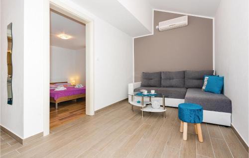 Primosten Burnji Apartment | Two-Bedroom Apartment In Dolac