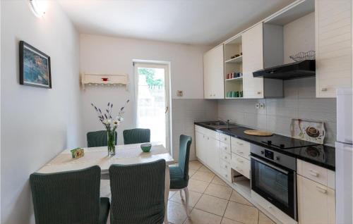 Kremena Apartment | Two-Bedroom Apartment In Klek