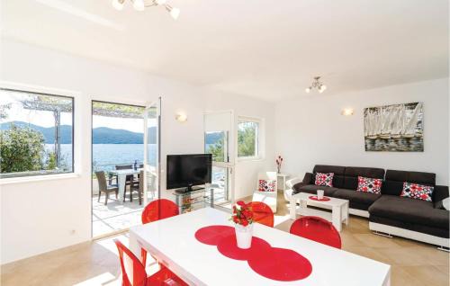 Slano Apartment | Two-Bedroom Apartment In Ratac