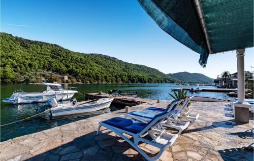 Broce Apartment | Two-Bedroom Apartment In Ston
