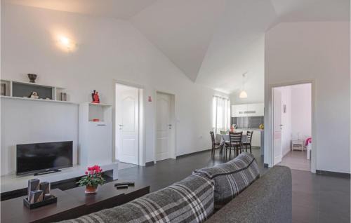 Vodnjan Apartment | Two-Bedroom Apartment In Vodnjan