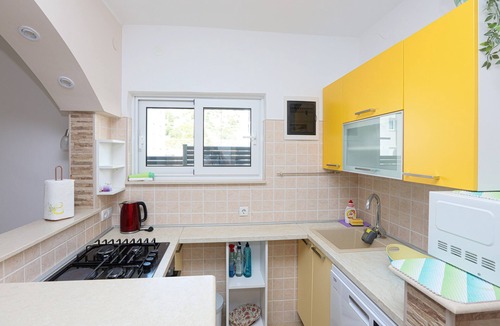 Zaboric Apartment | Two bedroom apartment near beach Žaborić, Šibenik (A-958-b)