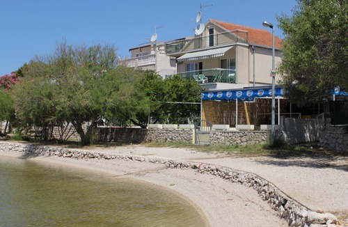 Grebastica Apartment | Two bedroom apartment near beach Grebaštica, Šibenik (A-6437-b)