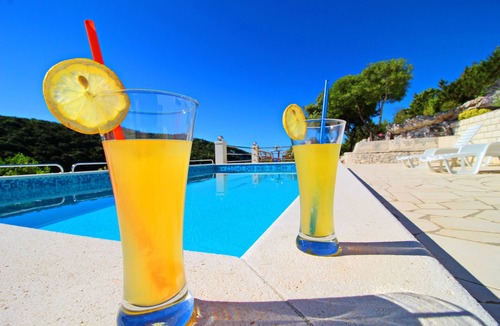 Rasohatica Apartment | Two bedroom apartment near beach Cove Rasohatica, Korčula (A-9699-a)