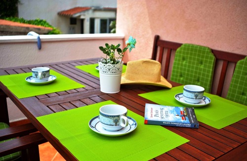 Murter Apartment | Two bedroom apartment near beach Betina, Murter (A-16742-a)