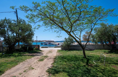 Bibinje Apartment | Two bedroom apartment near beach Bibinje, Zadar (A-5865-b)
