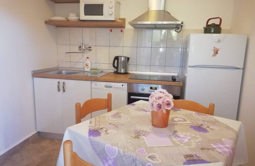Rogac Apartment | Two bedroom apartment near beach Rogač (Šolta) (A-5166-c)