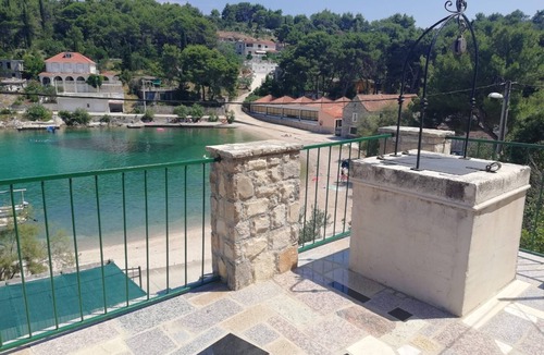 Rogac Apartment | Two bedroom apartment near beach Rogač (Šolta) (A-5166-c)