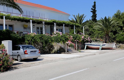 Drace Apartment | Two bedroom apartment near beach Drače, Pelješac (A-10130-b)
