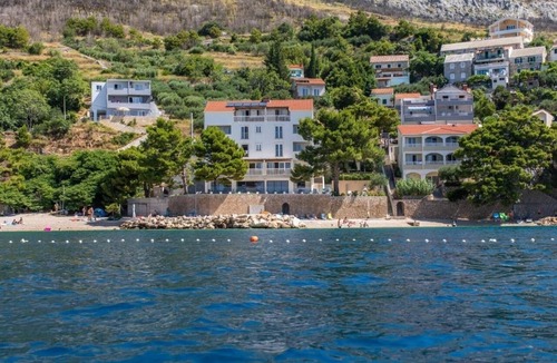Medici Apartment | Two bedroom apartment near beach Medići, Omiš (A-25214-e)