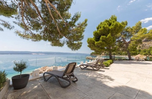Medici Apartment | Two bedroom apartment near beach Medići, Omiš (A-25214-e)