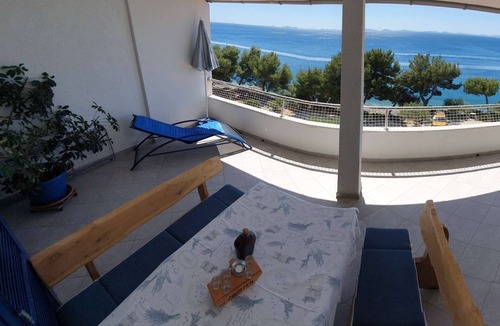 Susica Apartment | Two bedroom apartment near beach Murter (A-22397-a)