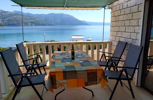 Kneza Apartment | Two bedroom apartment near beach Kneža, Korčula (A-9185-a)