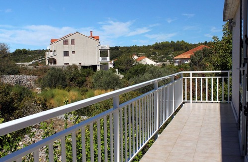 Kneza Apartment | Two bedroom apartment near beach Kneža, Korčula (A-9185-a)