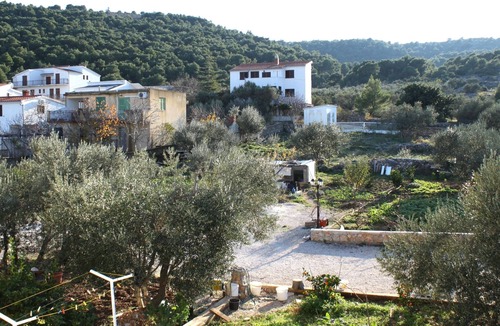 Slatine Apartment | Two bedroom apartment near beach Slatine, Čiovo (A-1139-c)