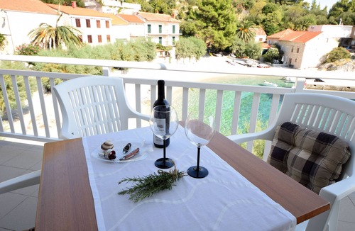 Podobuce Apartment | Two bedroom apartment near beach Podobuče, Pelješac (A-631-b)
