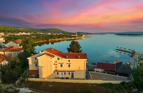 Kraj Apartment | Two bedroom apartment near beach Kraj, Pašman (A-3460-d)