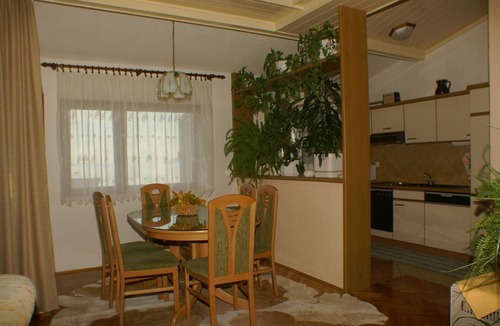 Tucepi Apartment | Two bedroom apartment near beach Tučepi, Makarska (A-2694-c)