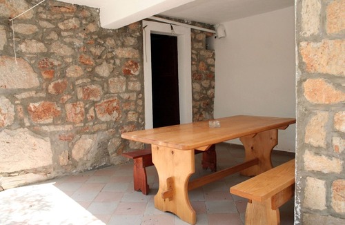 Vrbanj Apartment | Two bedroom apartment near beach Basina, Hvar (A-4599-f)