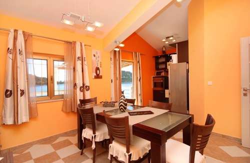 Blato Apartment | Two bedroom apartment near beach Karbuni (Korčula) (A-9308-a)