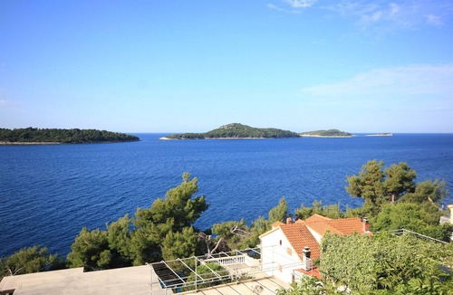 Prizba Apartment | Two bedroom apartment near beach Prižba, Korčula (A-10063-a)