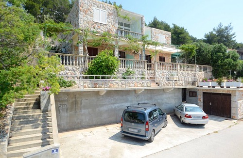 Prizba Apartment | Two bedroom apartment near beach Prižba, Korčula (A-10063-a)