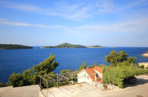 Prizba Apartment | Two bedroom apartment near beach Prižba, Korčula (A-10063-b)